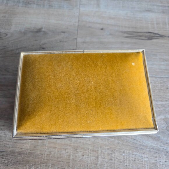 Vintage Mustard Yellow Velvet Jewelry Box Chest with Mirror. - Picture 11 of 11